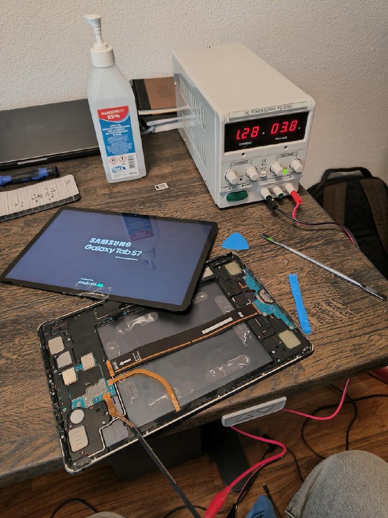 Boot loop with bench power supply