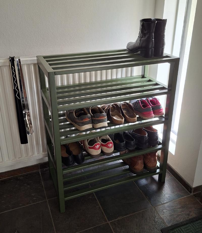 Finished shoe rack