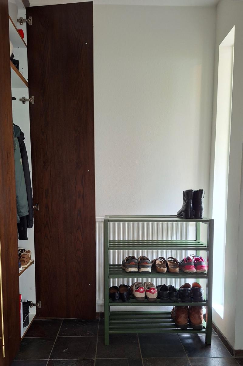 Completed shoe rack demonstrating it left ample room to open closet door